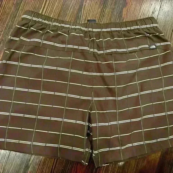Men’s The North Face Brown Geometric Swim Trunks Size Large - Picture 6 of 15